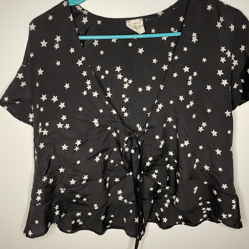 Star crop with tie front detail